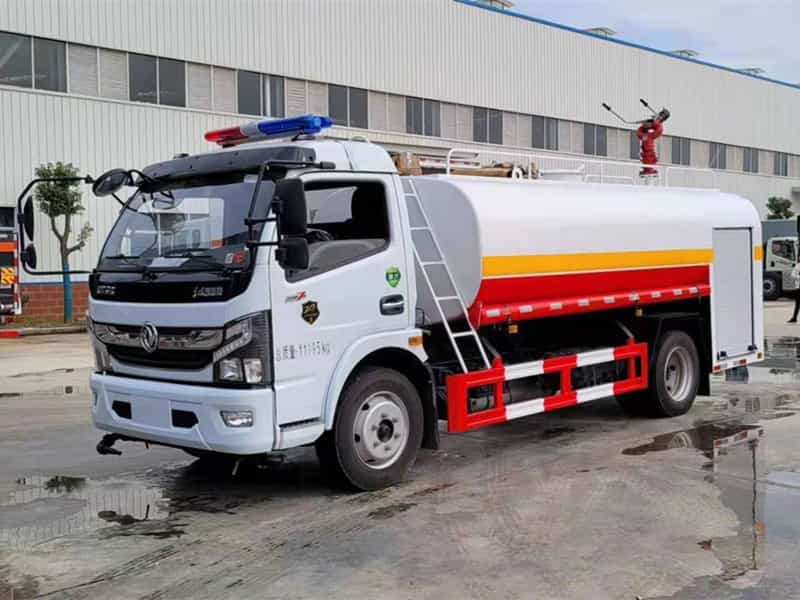 东风7.2吨洒（供）水车