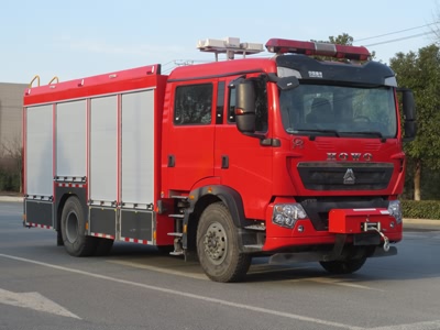 重汽豪沃洗消消防车